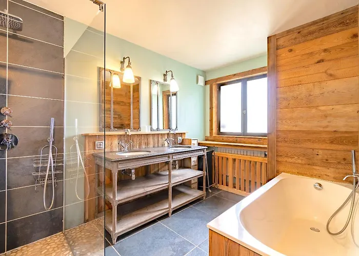 Six-deniers Apartman